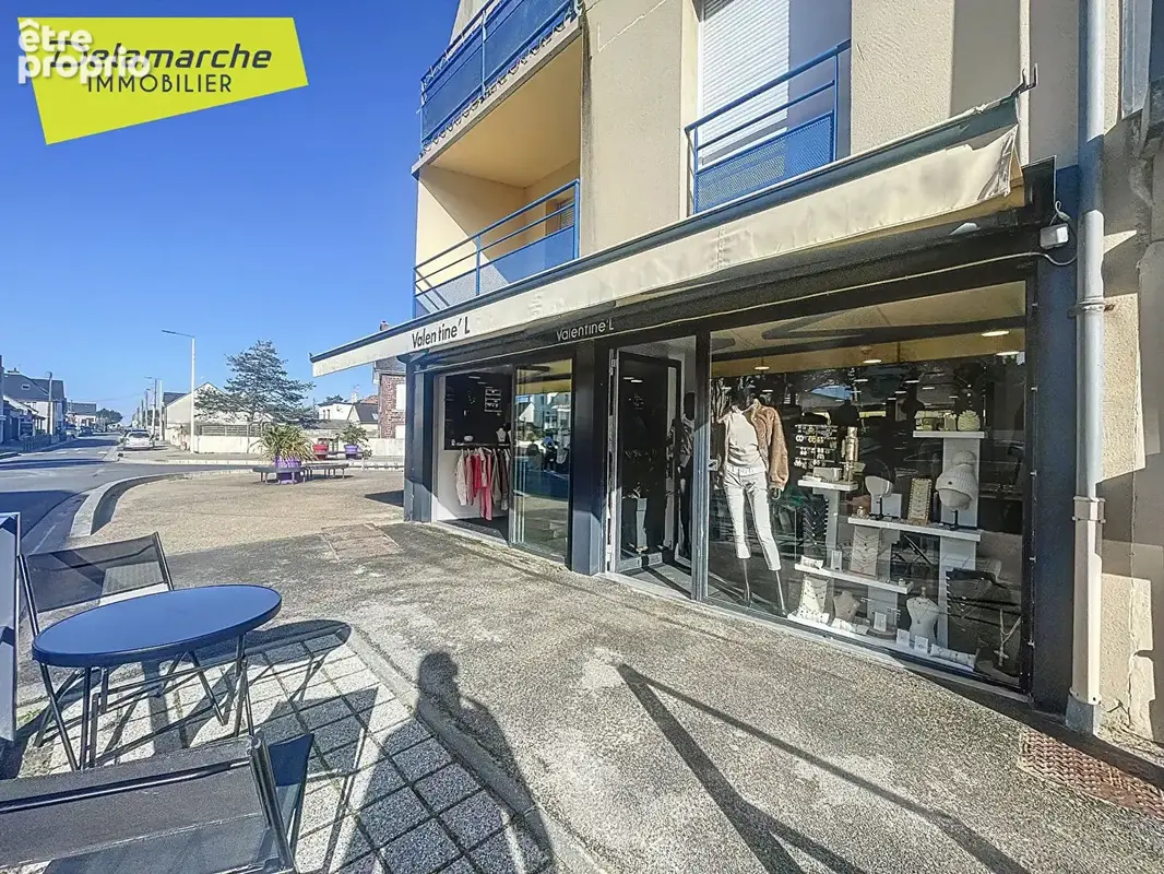 A vendre local commercial Saint Martin de Brehal - photo 3
