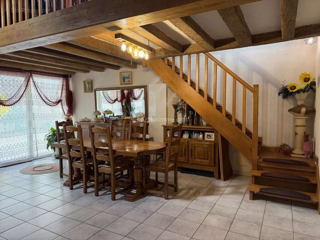 Maison à COURDEMANCHE