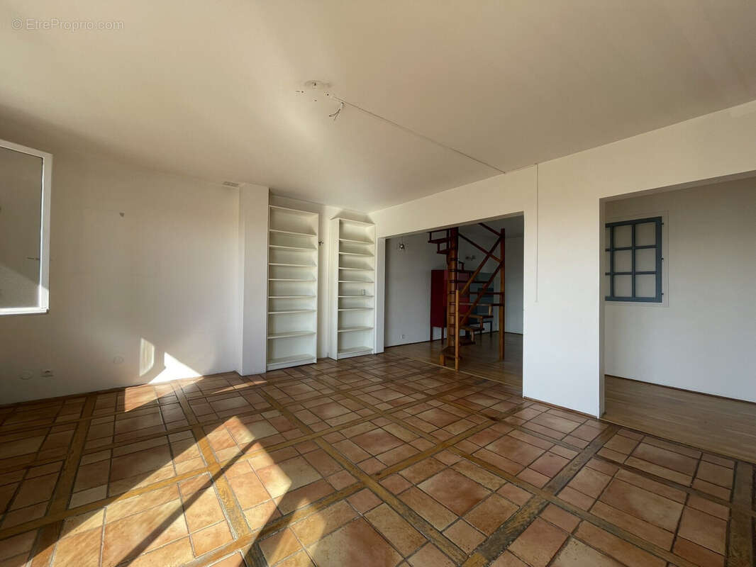 Appartement 123 m² à Drancy  - photo 2