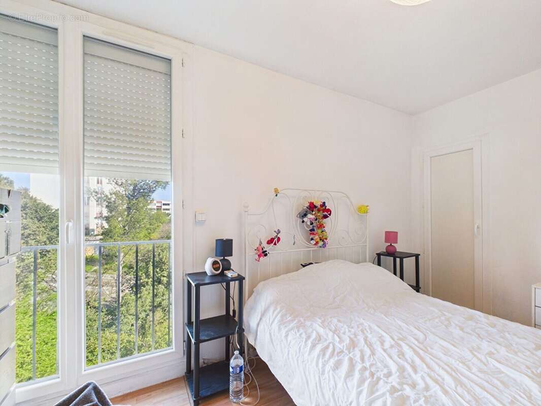 Appartement à VILLENEUVE-LES-AVIGNON