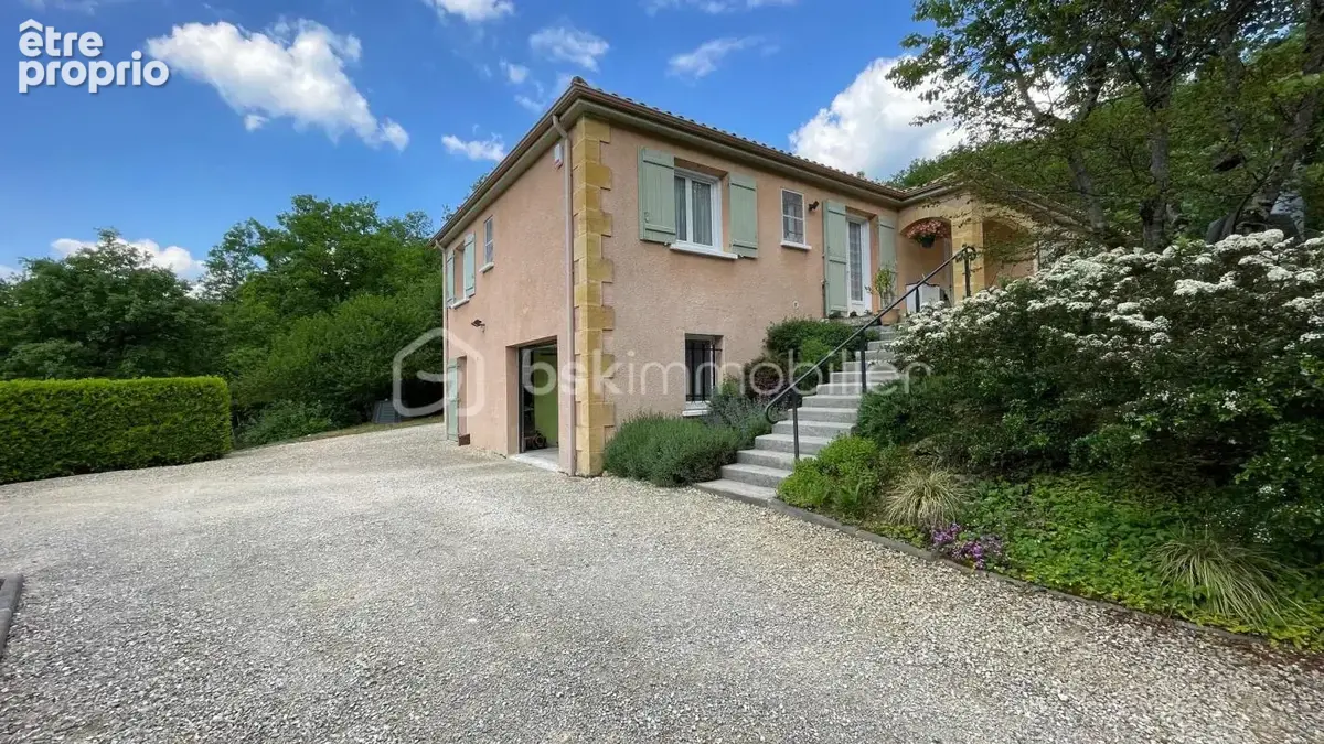 Maison sur sous-sol complet rénovée avec soins sur 3532 m² de terrain non clos - photo 6