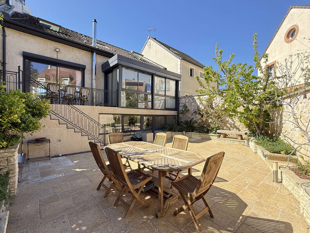 Maison à LE PLESSIS-ROBINSON