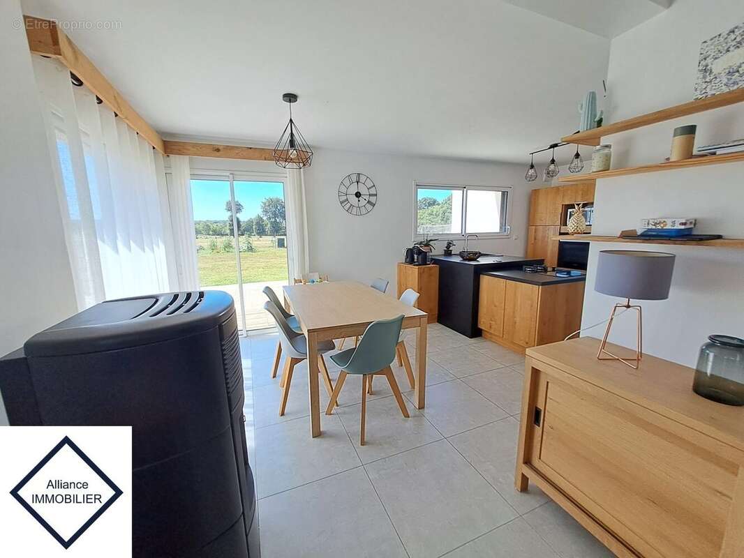 Maison à MONTAUBAN-DE-BRETAGNE