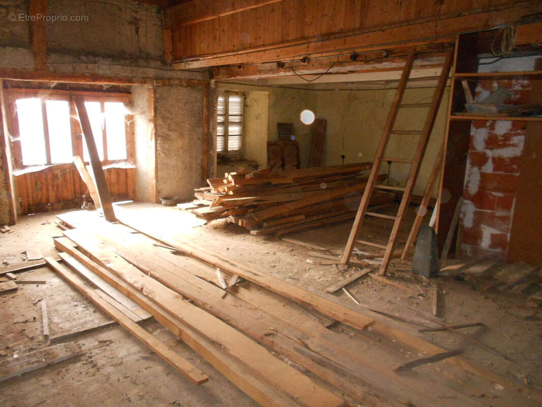 Maison à DORE-L'EGLISE