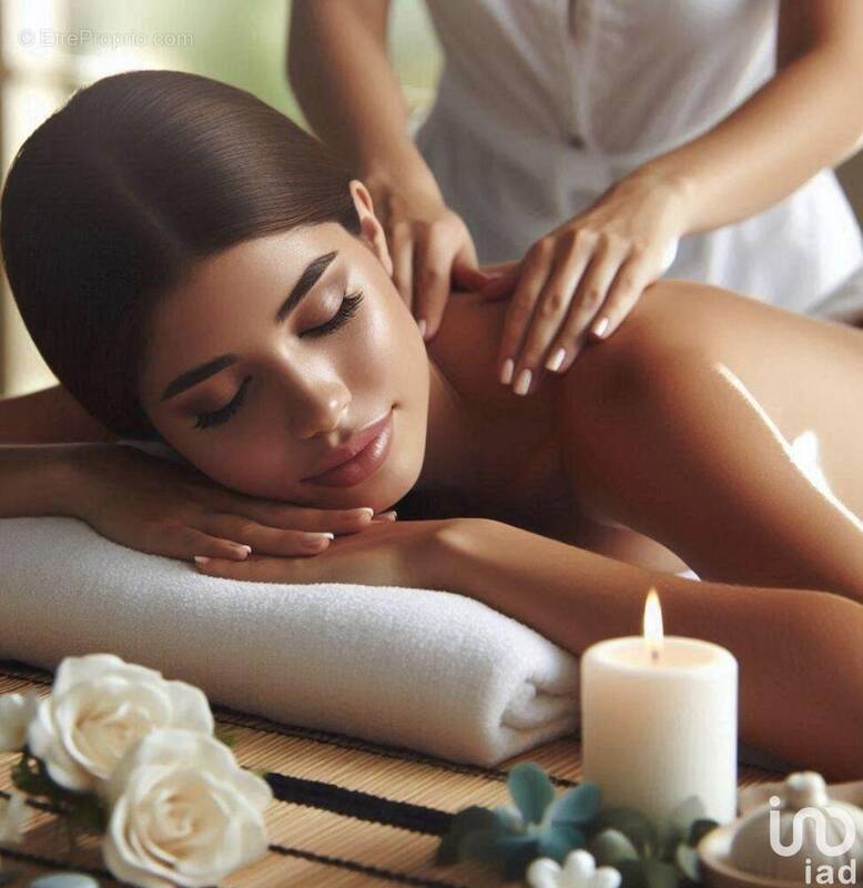 Photo 1 - Commerce à TORCY