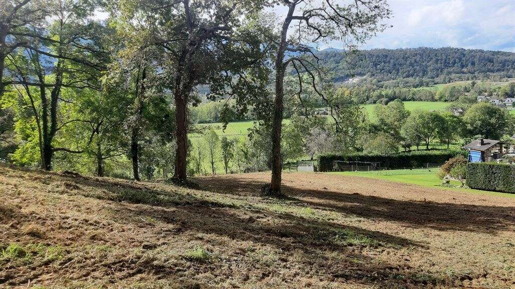 Terrain à SEVIGNACQ-MEYRACQ