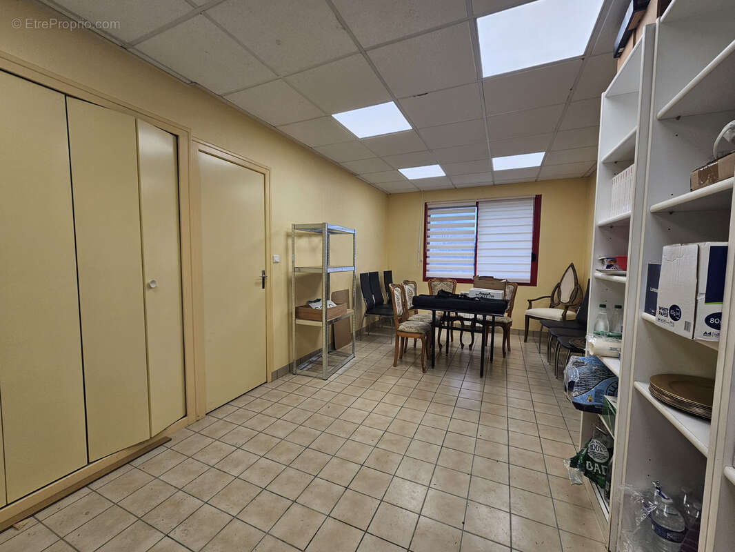 Commerce à CHAMBRETAUD