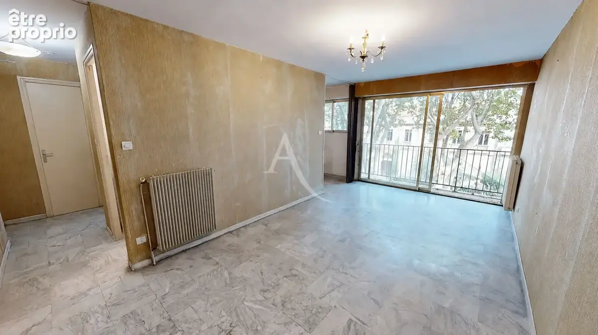 Narbonne centre - appartement à rénover avec balcon filant et cave - photo 2