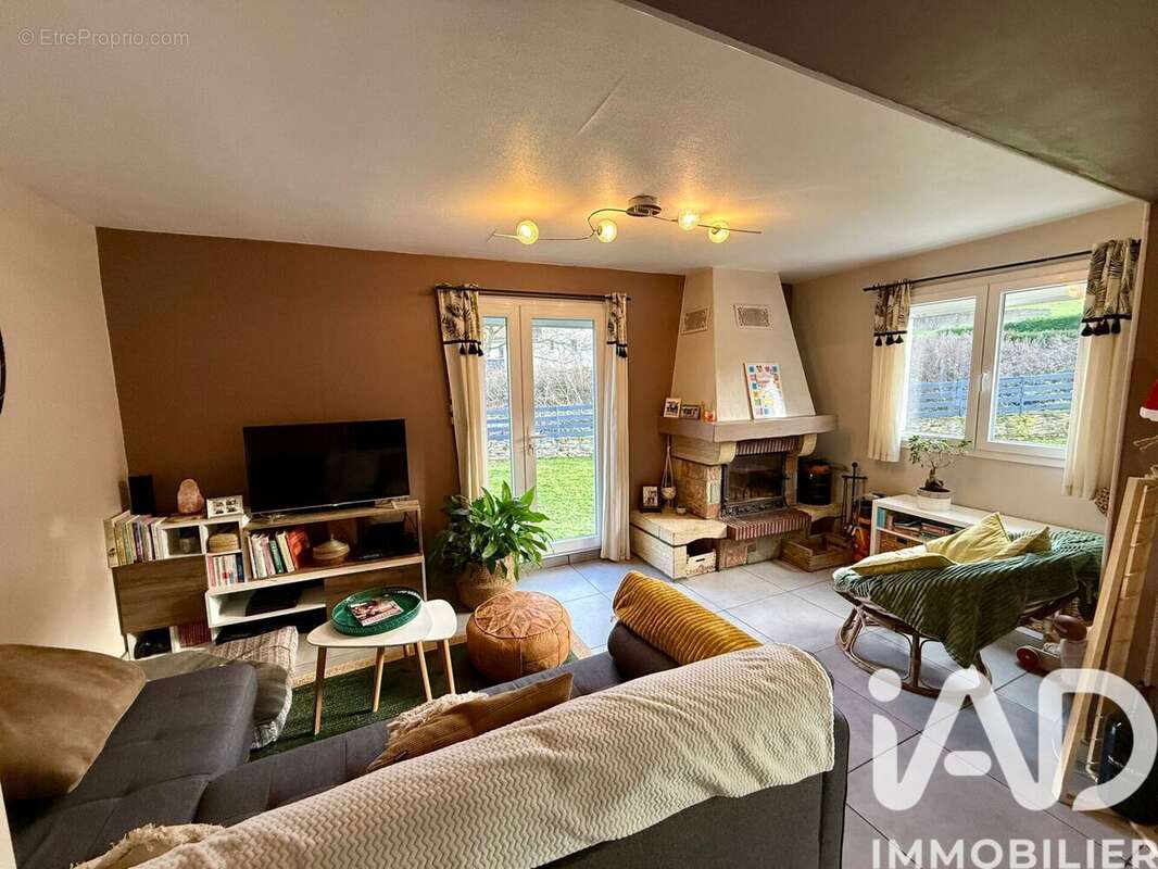 Photo 8 - Maison à SAINT-GENEST-LERPT