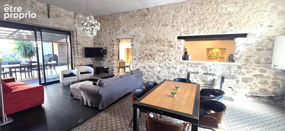 MARSEILLE 16ème ! COUP DE COEUR assuré pour cette maison de charme de 180 m² sur parcelle de terrain de 216 m² avec piscine! - photo 2