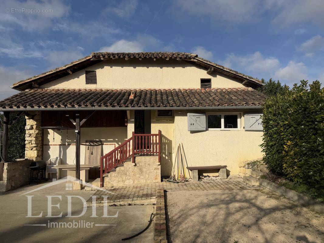 Maison à MAUVEZIN