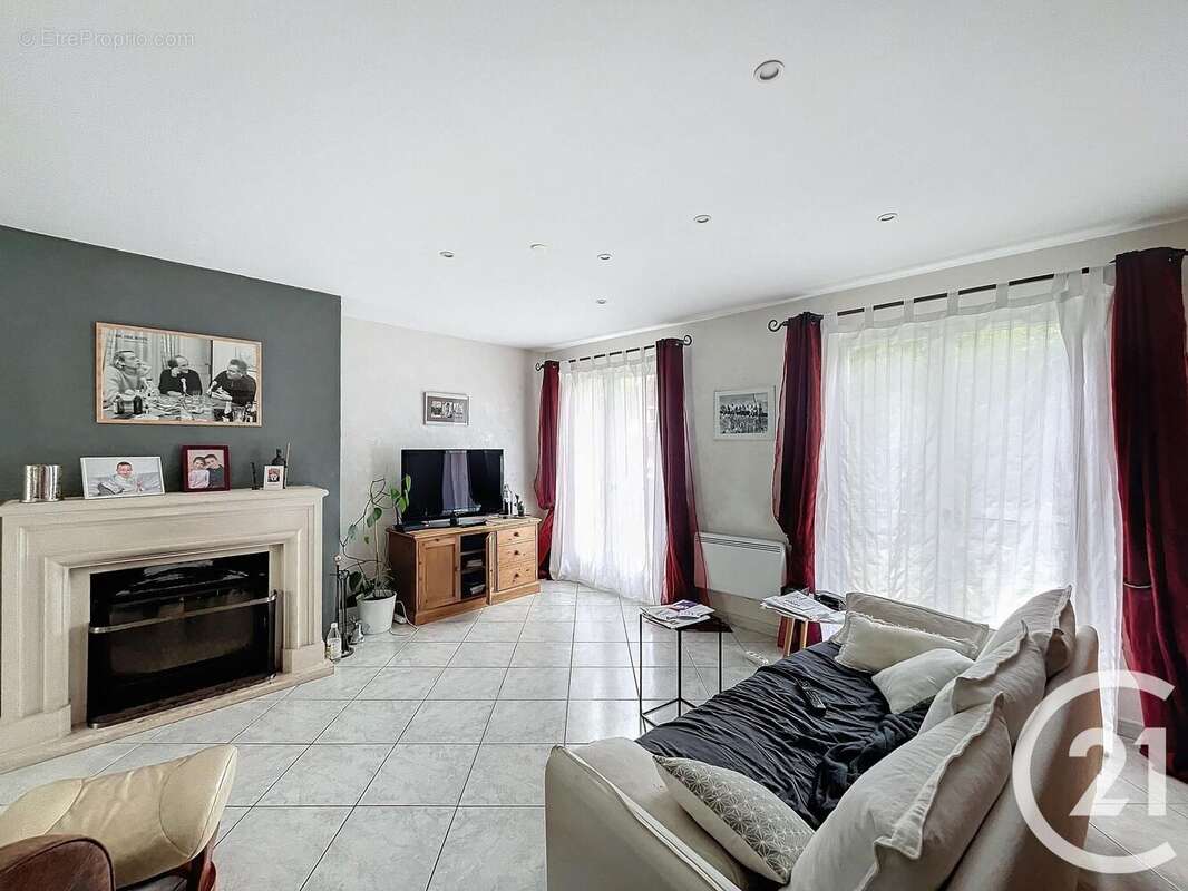 Maison à COMBS-LA-VILLE