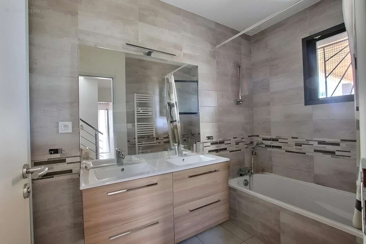 Maison à CLERMONT-FERRAND