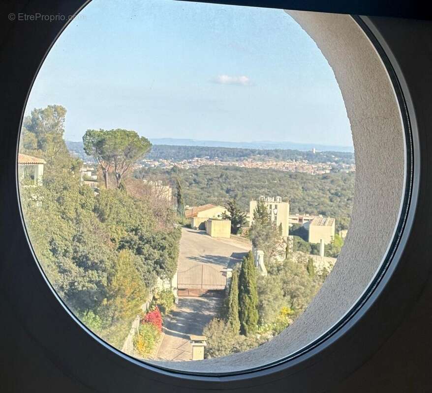 Maison à VILLENEUVE-LES-AVIGNON