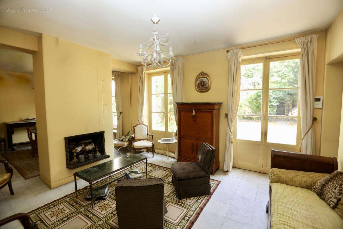 Maison à LA GARENNE-COLOMBES