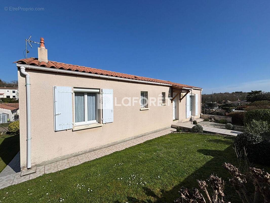 Maison à SAINTES