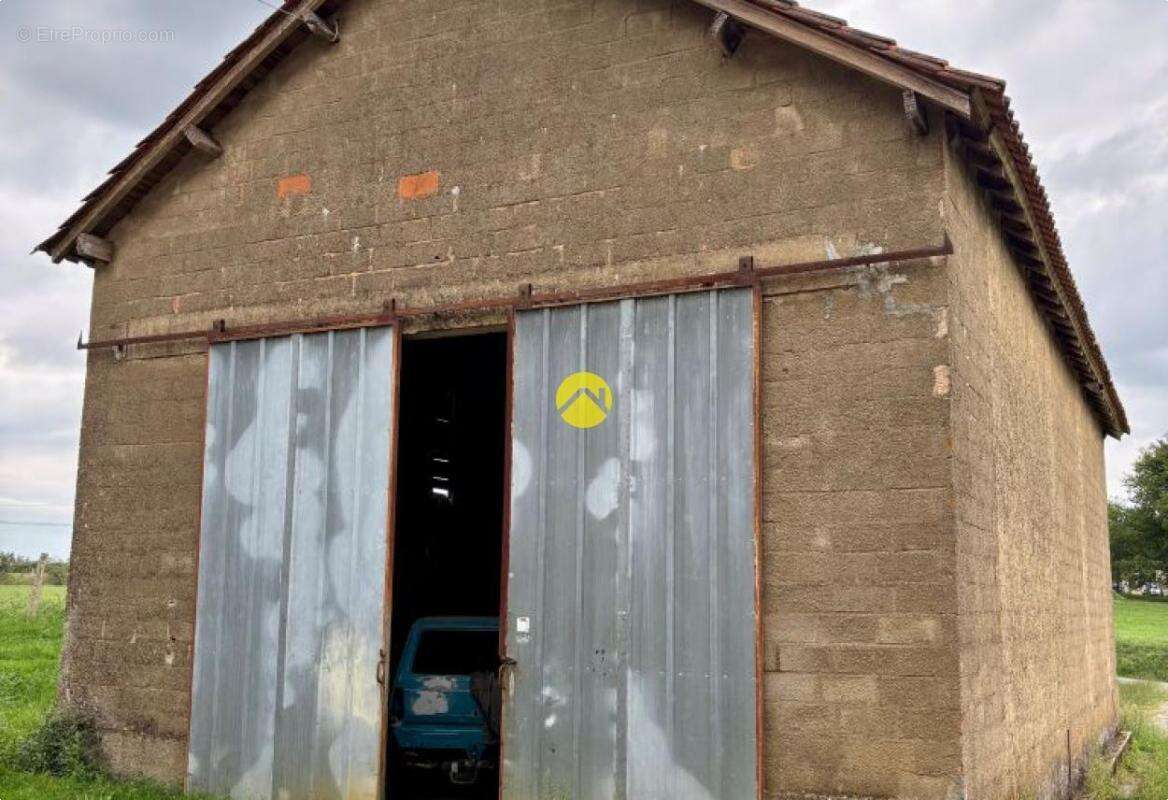 Maison à VEYRINES-DE-VERGT