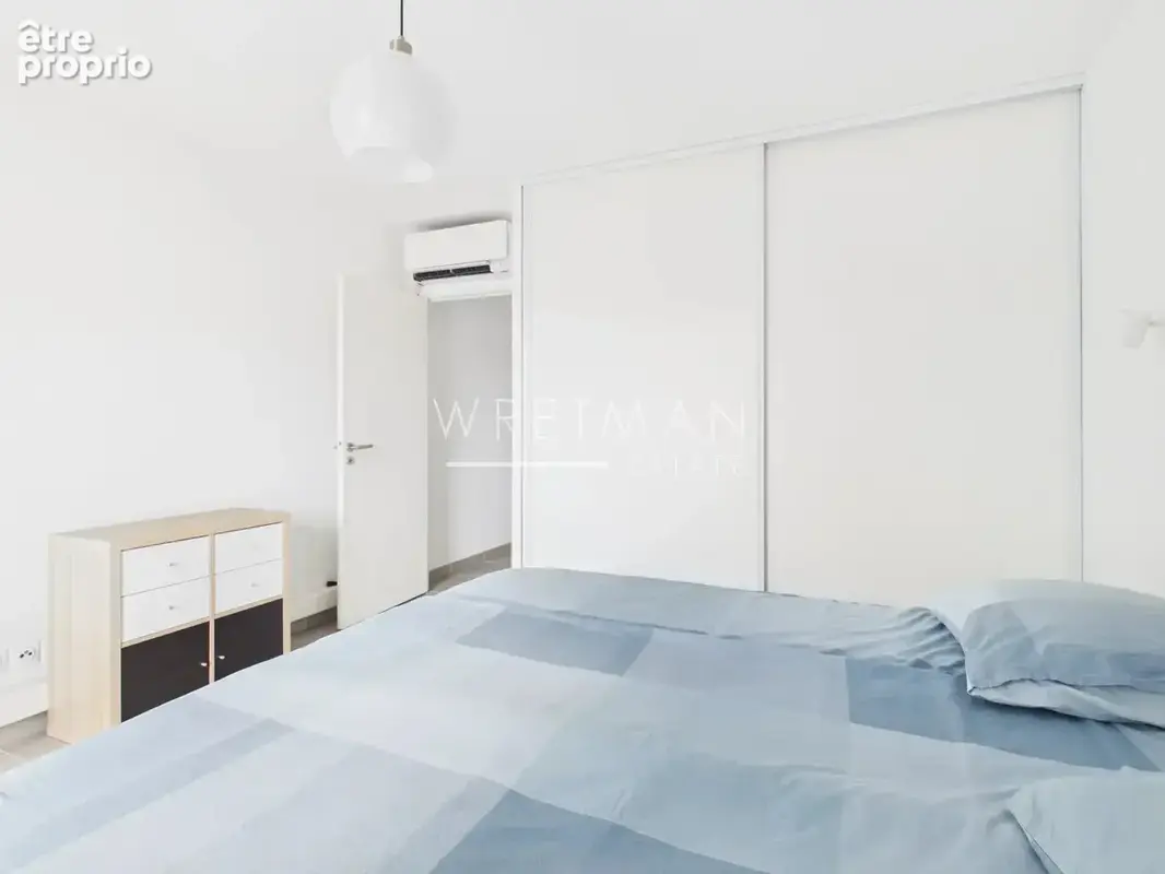 Appartement moderne avec deux balcons et place de parking en garage – Nice Le Port - photo 12