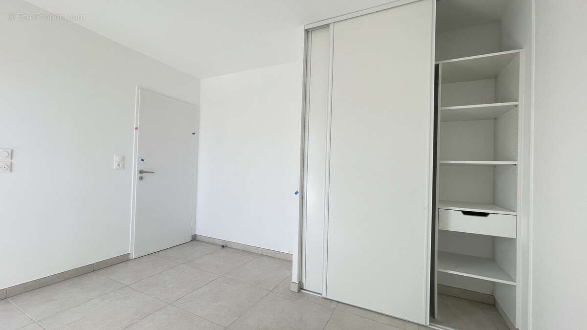 Appartement à VIC-LA-GARDIOLE