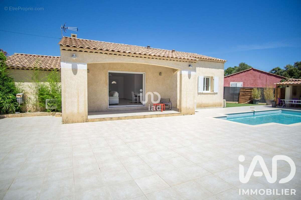 Photo 2 - Maison à ROQUEBRUNE-SUR-ARGENS