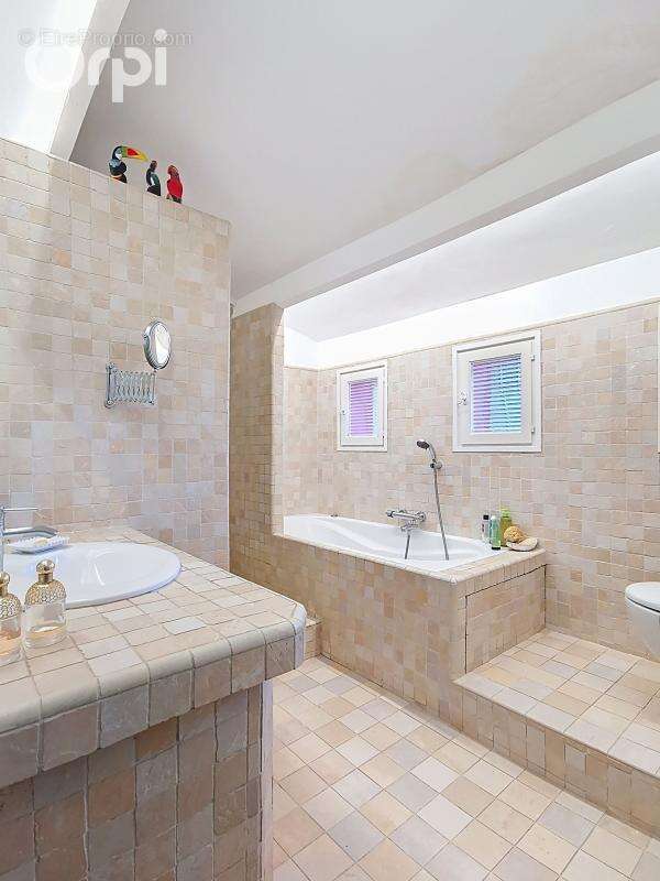 Maison à LA CADIERE-D'AZUR
