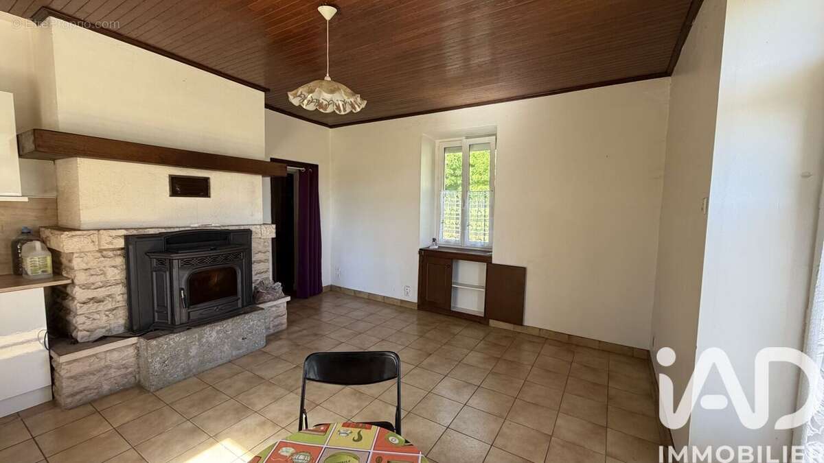 Maison 64 m² à Naussac  - photo 7