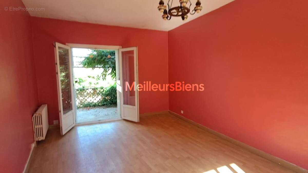 Maison de village avec jardin et grand garage - photo 6