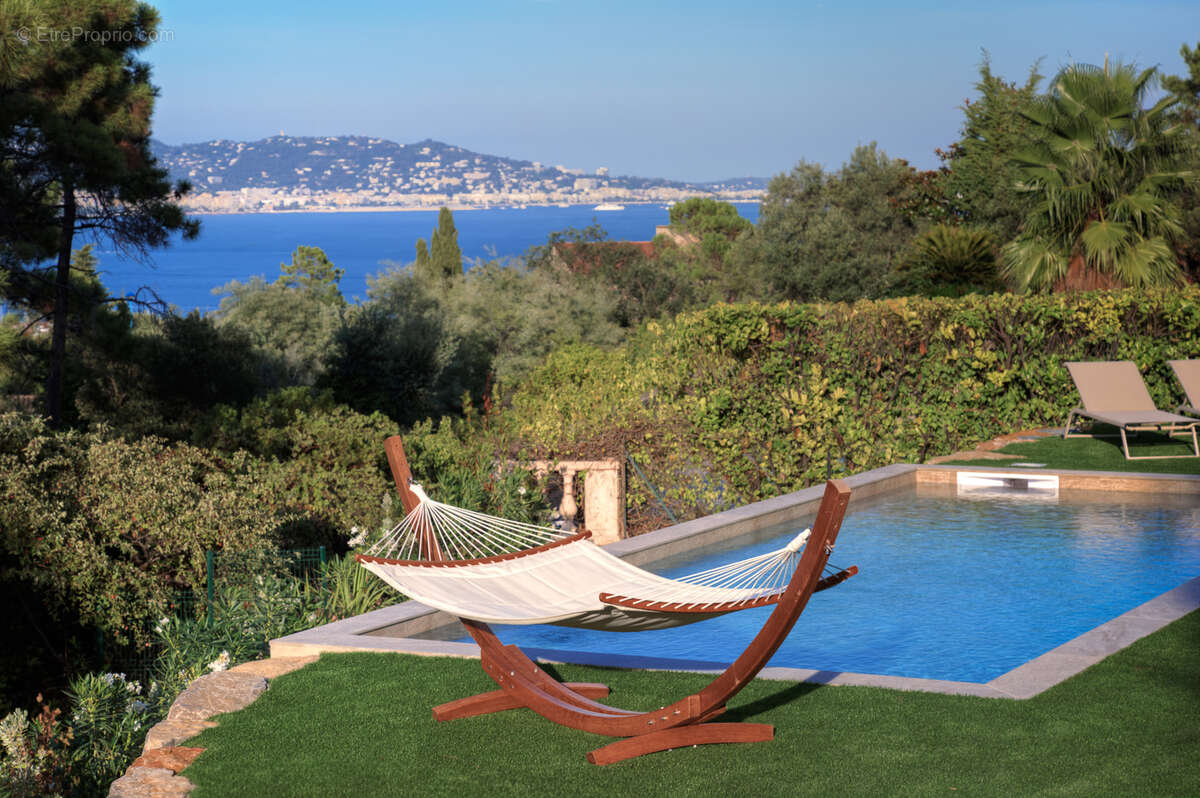 Maison à MANDELIEU-LA-NAPOULE