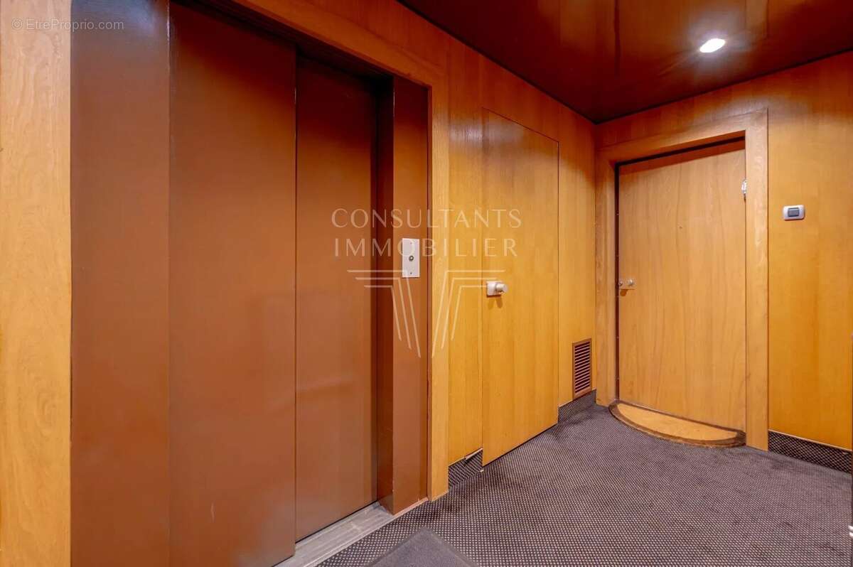 Appartement à PARIS-17E