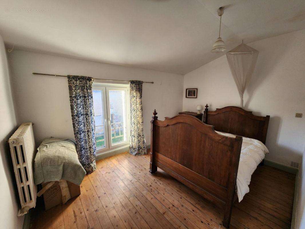 Maison à AVAILLES-LIMOUZINE