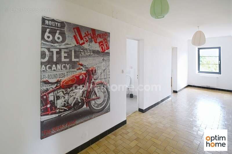 Une propriété de caractère de 325 m² sur plus de 35 ares, avec piscine et 11 garages ! - photo 20