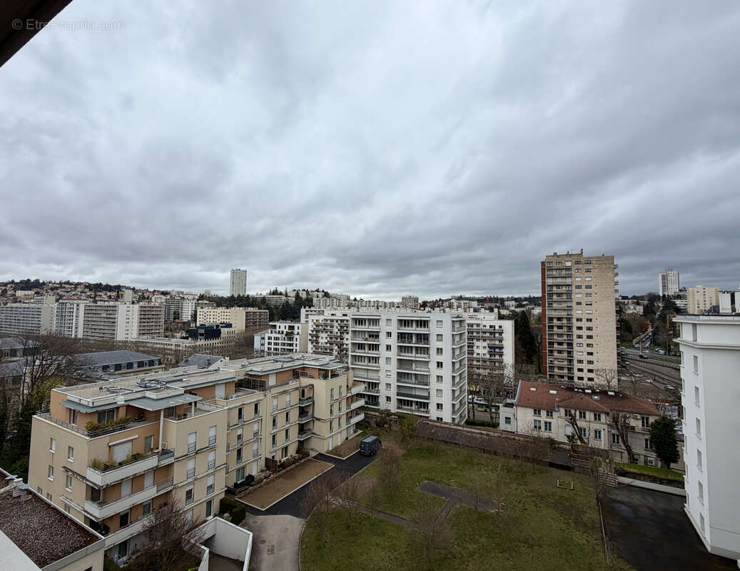 Appartement à SAINT-ETIENNE