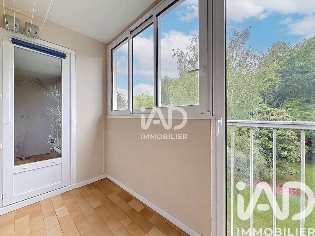 Photo 4 - Appartement à SAINT-CYR-L'ECOLE