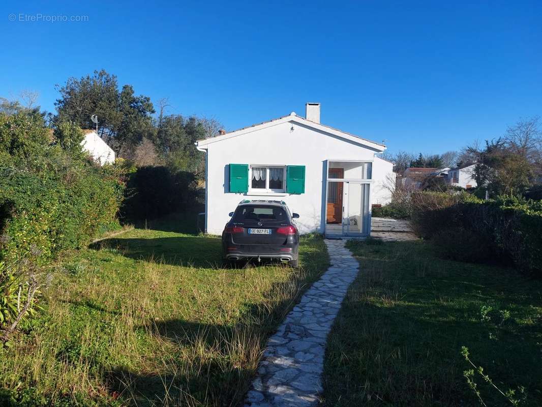 Maison à LA BREE-LES-BAINS