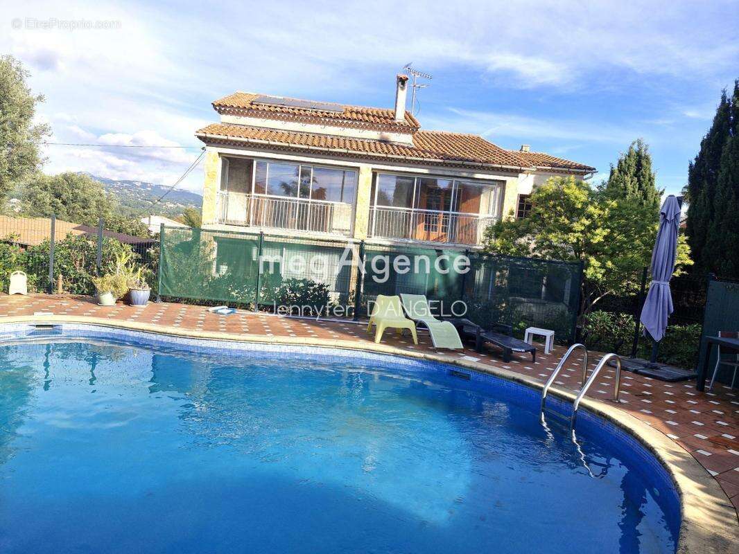 MAISON INDIVIDUELLE 234m², 8 pièces, Sanary-sur-Mer - photo 5
