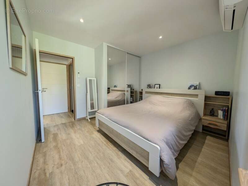 Appartement à COURS-LA-VILLE