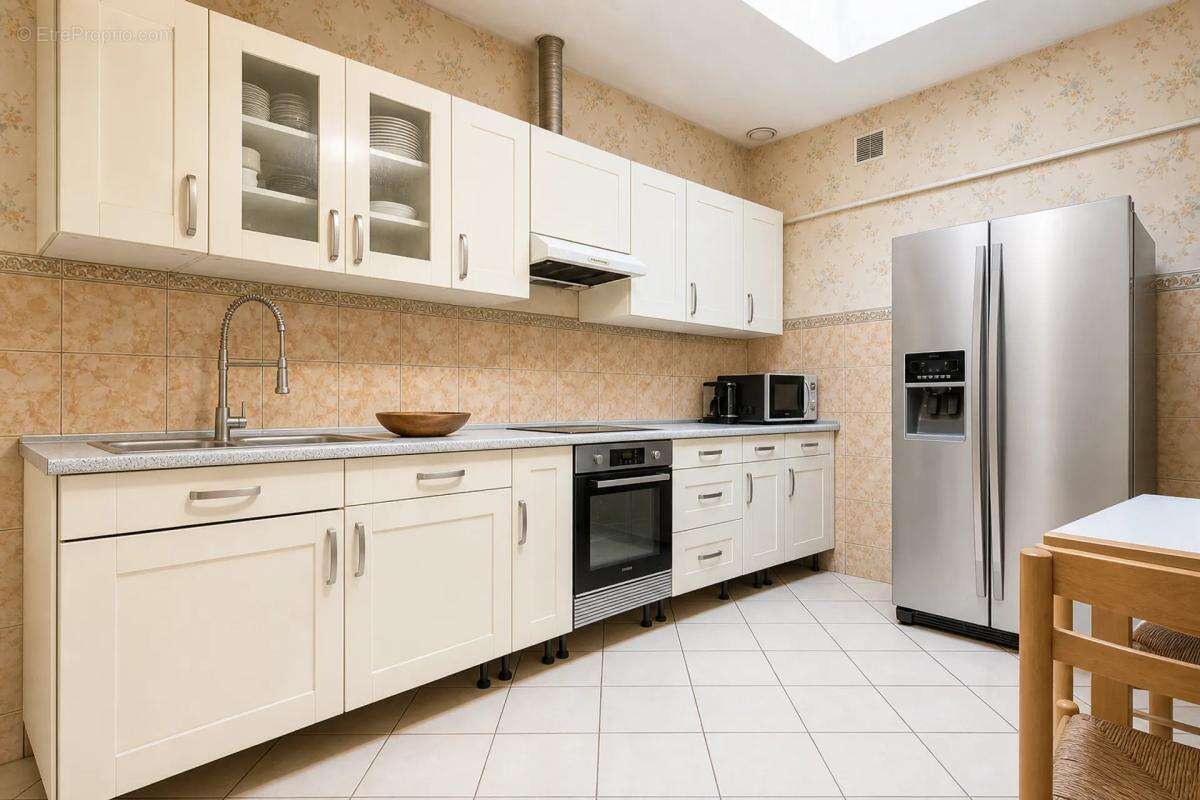 Maison de 7 pièces de 175 m² située à Le Blanc-Mesnil - photo 8