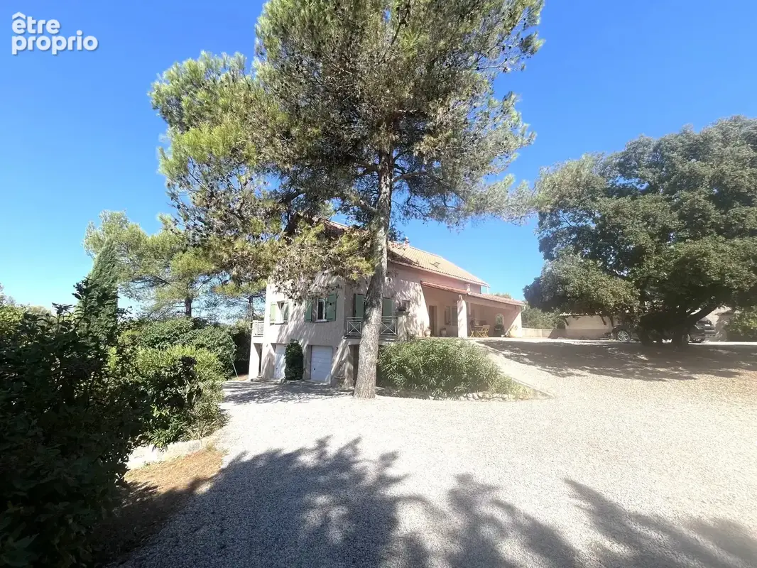 Gardanne maison familiale de 218 m2 au calme sur 3535 m3 de terrain - photo 2