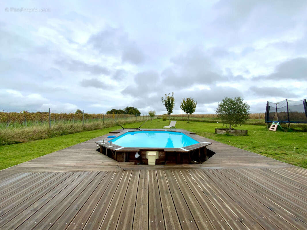 Maison à BARBEZIEUX-SAINT-HILAIRE