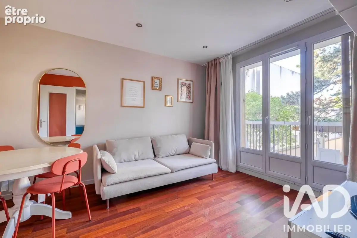 Photo 1 - Appartement à LES PAVILLONS-SOUS-BOIS