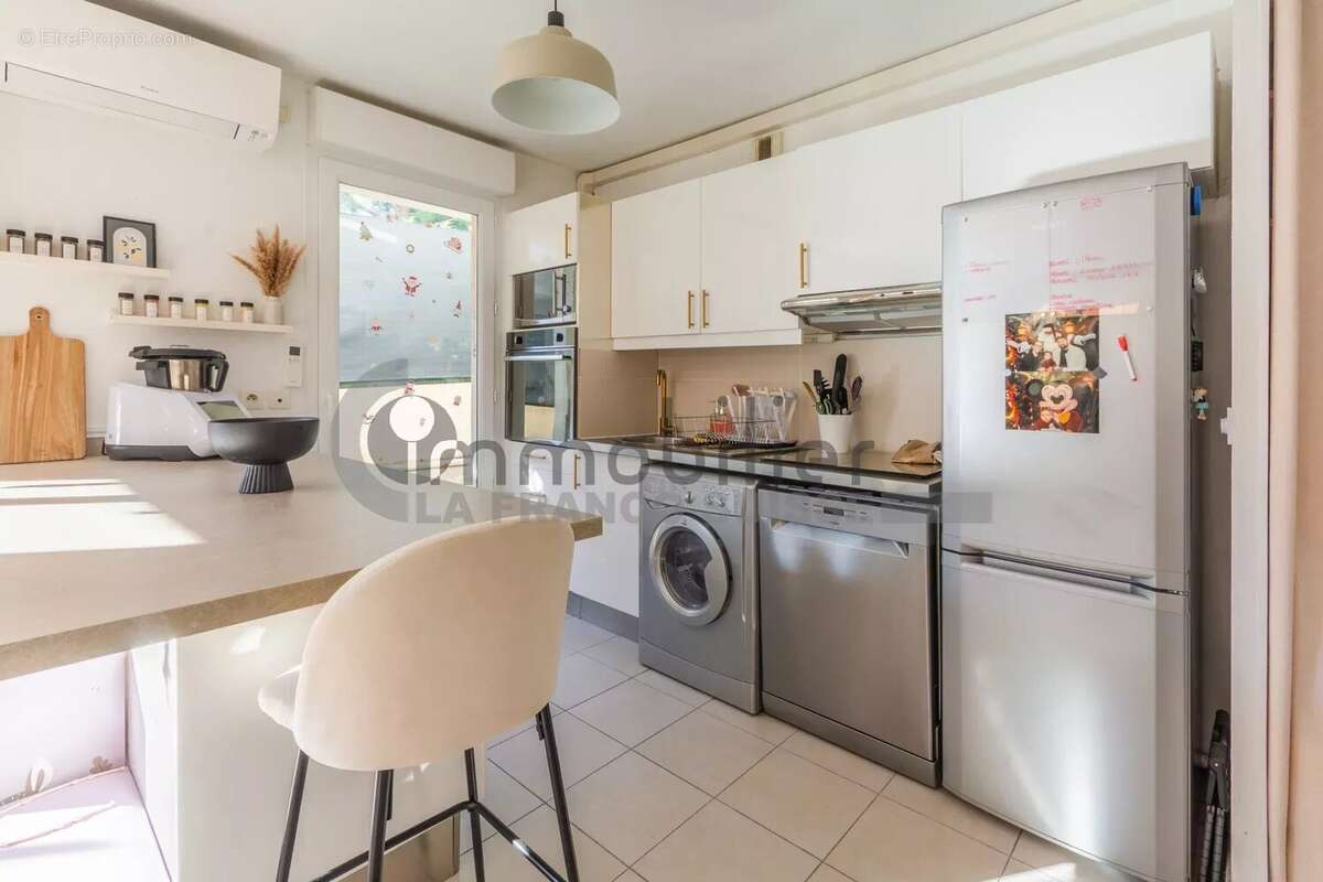 Appartement à SAINT-LAURENT-DU-VAR