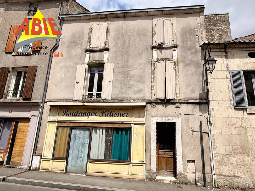 Photo 1 - Appartement à FONTENAY-LE-COMTE