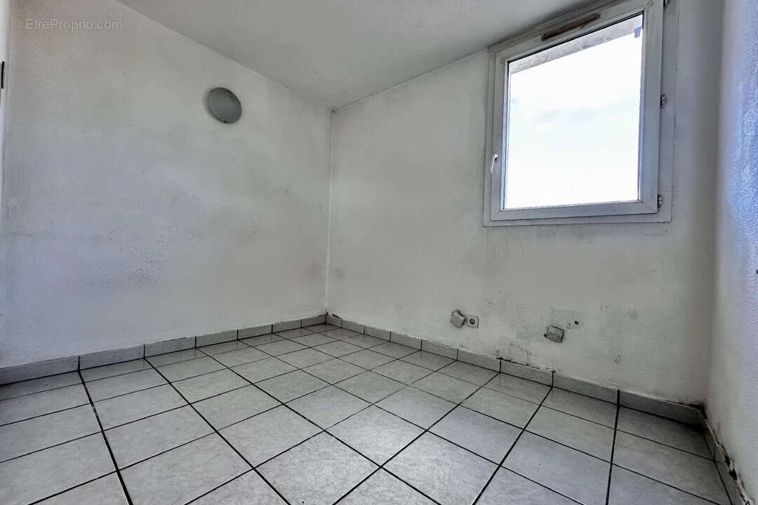 Maison à VIC-LA-GARDIOLE