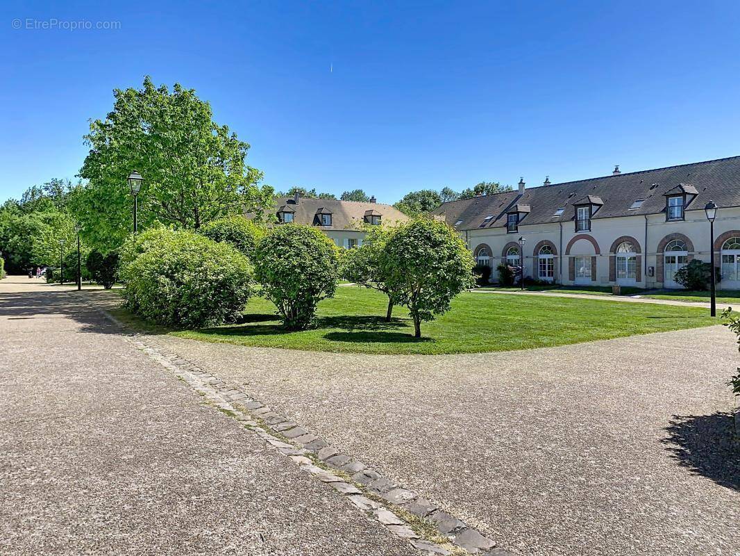 Appartement à VILLIERS-LE-BACLE