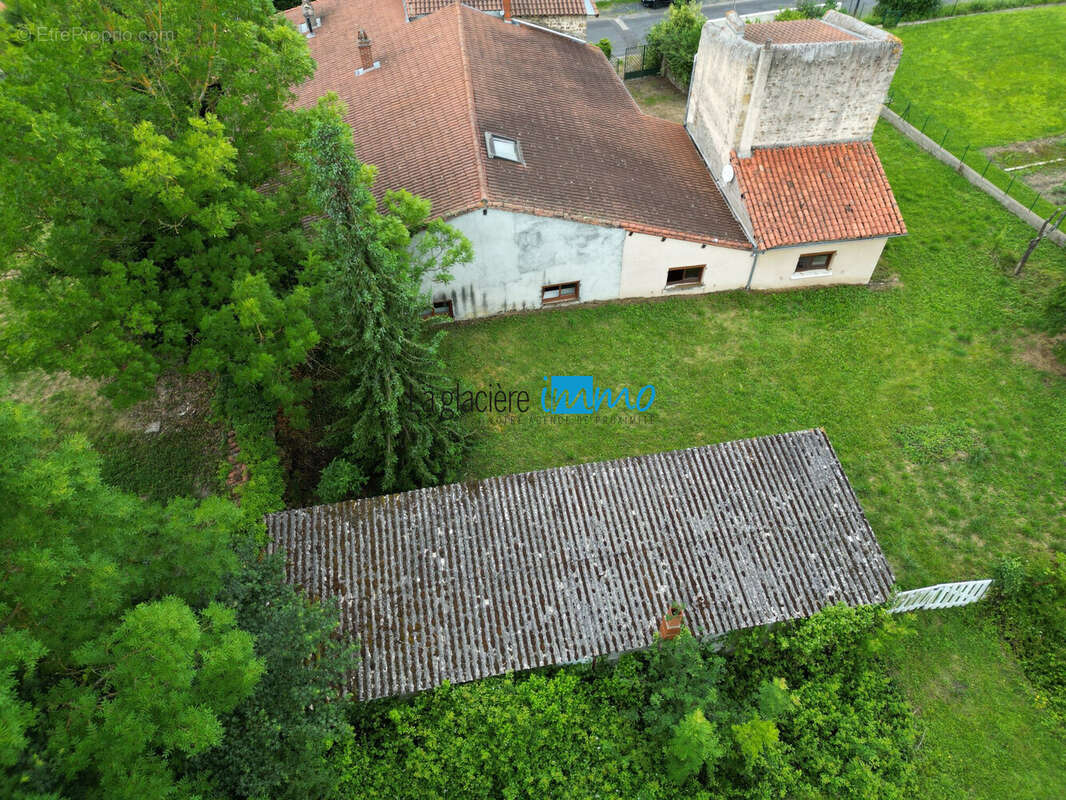 Maison 176 m² à Ravel  - photo 2