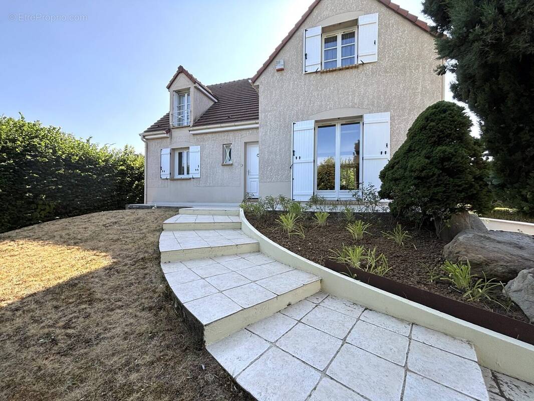 Maison à SAINT-GERMAIN-LES-CORBEIL