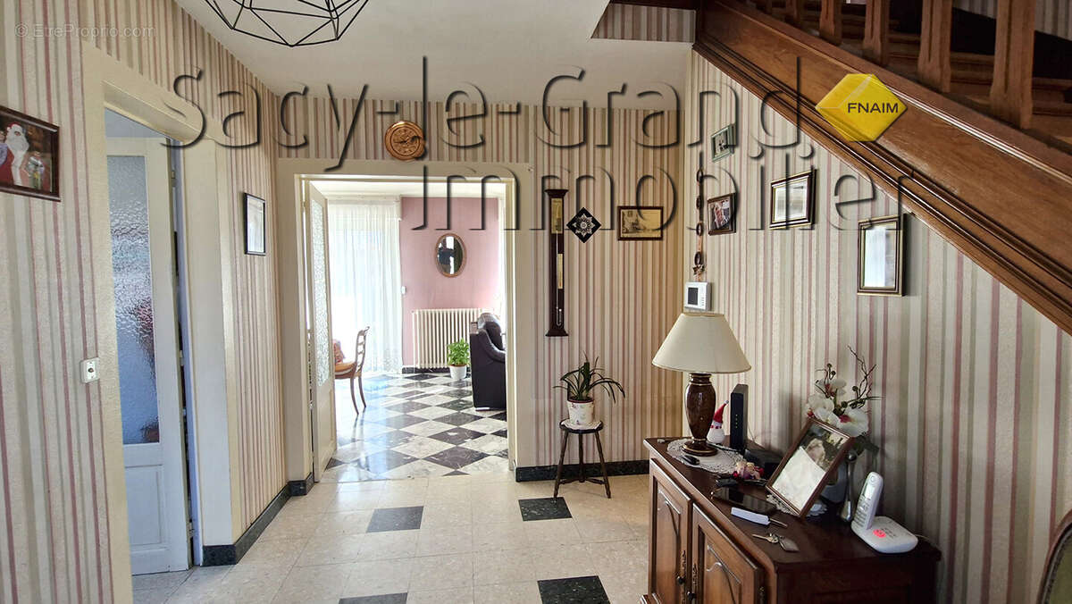 Maison à SACY-LE-GRAND