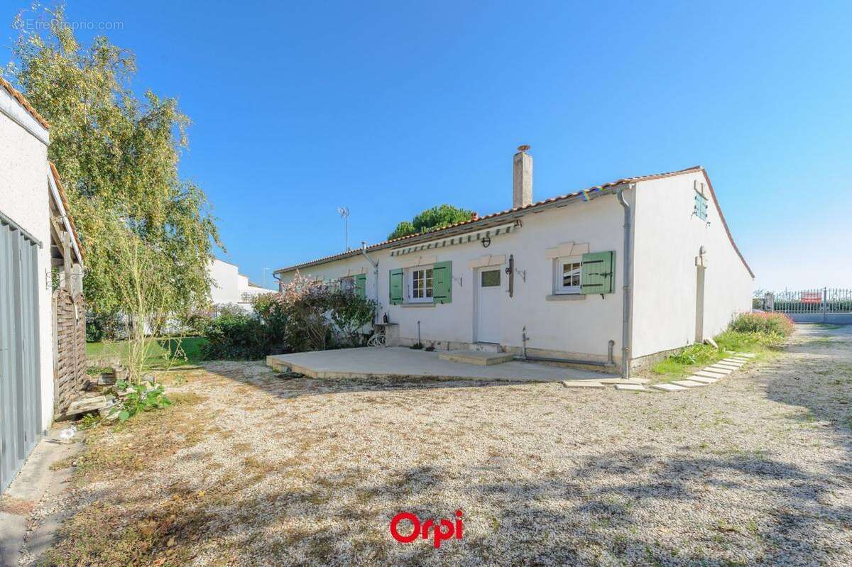 Maison à SALLES-SUR-MER