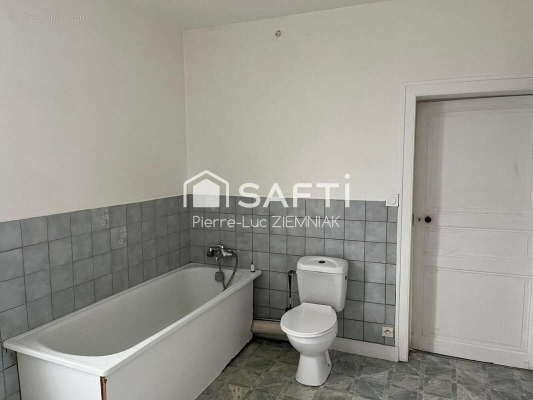 Photo 6 - Commerce à VILLIERS-CHARLEMAGNE