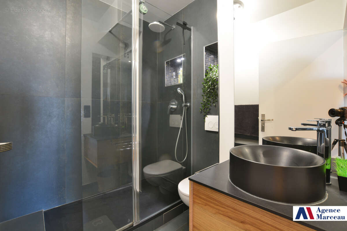 Appartement à COURBEVOIE